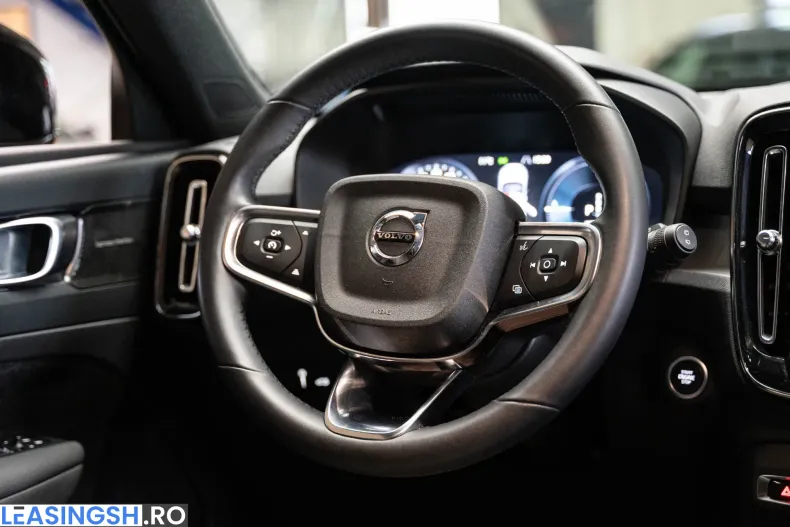 Volvo XC40 din 2022 cu 111.300 km - oferta VOL233809 - foto 14