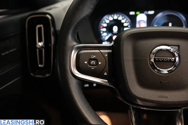 Volvo XC40 din 2022 cu 111.300 km - oferta VOL233809 - foto 23