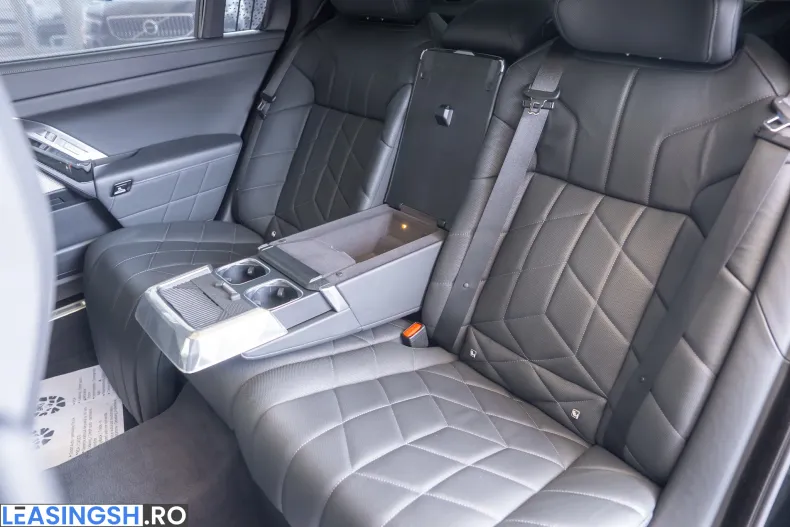 BMW 750e (Seria 7) din 2024 cu 51.900 km - oferta BMW233830 - foto 33
