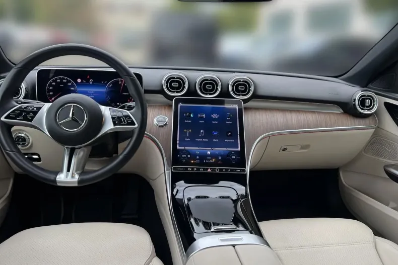 Mercedes-Benz C 300 (Clasa C) din 2024 cu 17.697 km - oferta MER233837 - foto 11