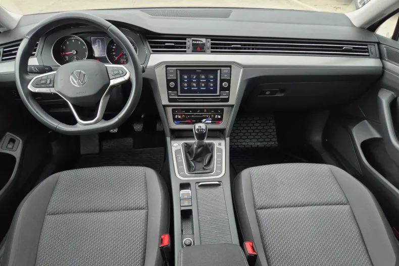 Volkswagen Passat din 2021 cu 41.220 km - oferta VOL233847 - foto 18