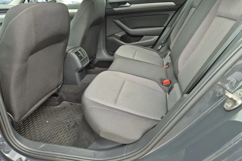 Volkswagen Passat din 2021 cu 41.220 km - oferta VOL233847 - foto 19