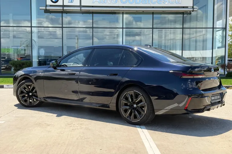 BMW 740d (Seria 7) din 2023 cu 135.135 km - oferta BMW233880 - foto 4