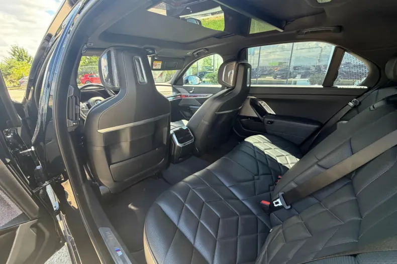BMW 740d (Seria 7) din 2023 cu 135.135 km - oferta BMW233880 - foto 8