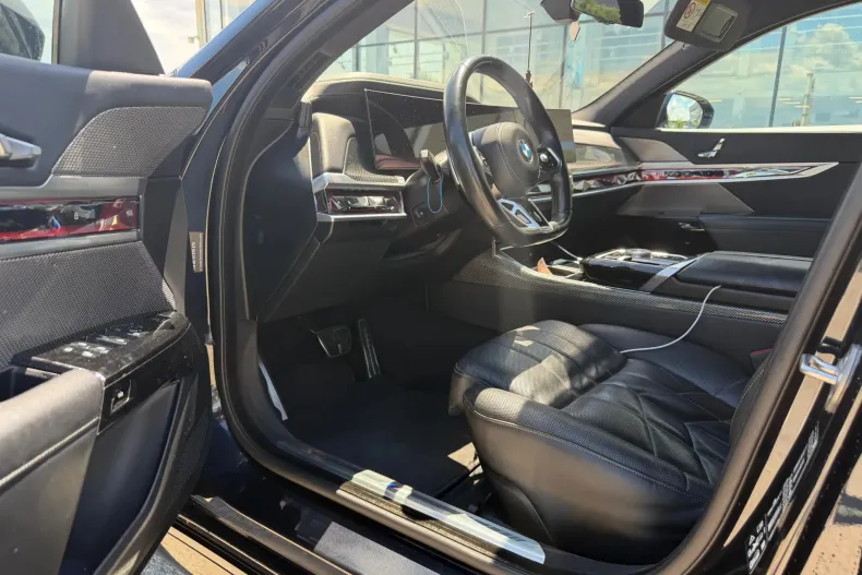 BMW 740d (Seria 7) din 2023 cu 135.135 km - oferta BMW233880 - foto 9
