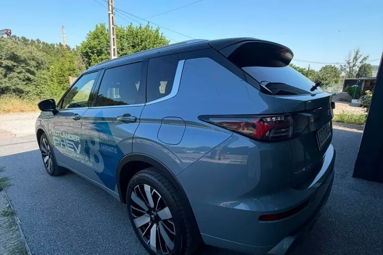 Mitsubishi Outlander din 2024 cu 7.137 km - oferta MIT233892 - foto 13