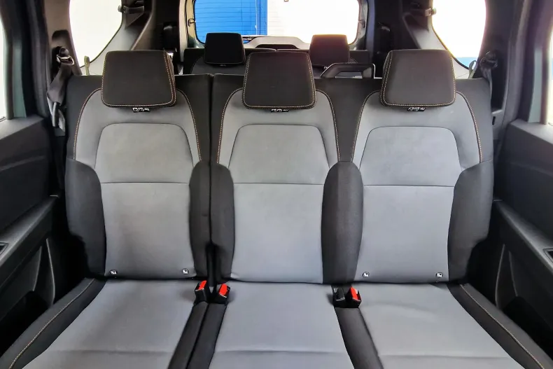 Dacia Jogger din 2023 cu 19.000 km - oferta DAC233917 - foto 12