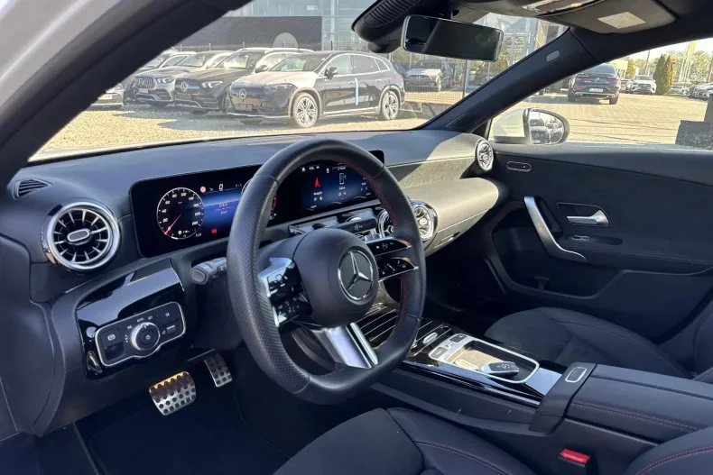 Mercedes-Benz A 180 (Clasa A) din 2022 cu 3.750 km - oferta MER233925 - foto 10
