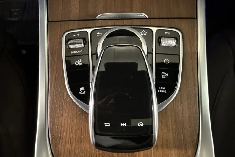 Mercedes-Benz G 500 (Clasa G) din 2023 cu 31.843 km - oferta MER233927 - foto 17