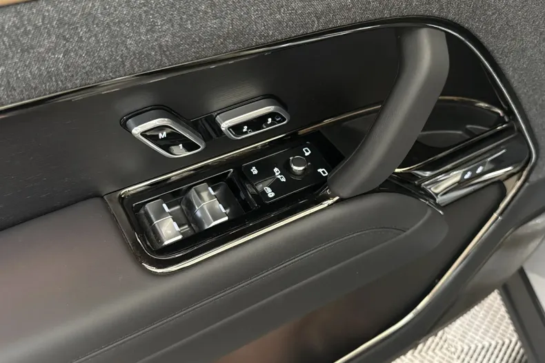 Land Rover Range Rover Sport din 2025 cu 23.084 km - oferta LAN233943 - foto 14