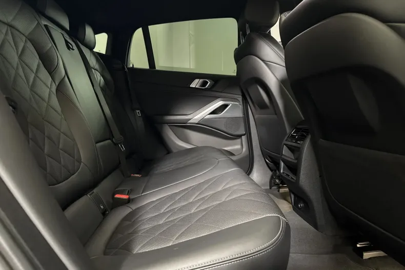BMW X6 (Seria X) din 2023 cu 70.777 km - oferta BMW233948 - foto 12