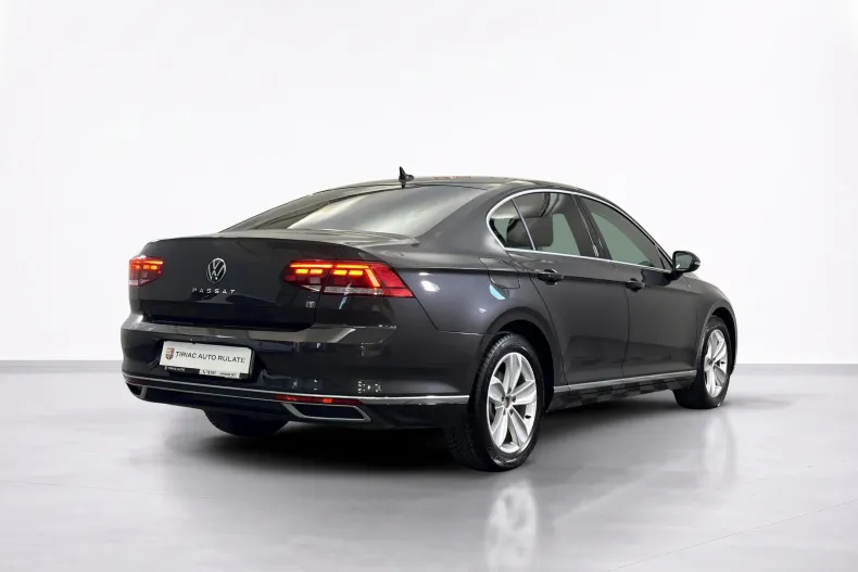 Volkswagen Passat din 2021 cu 52.798 km - oferta VOL233957 - foto 5