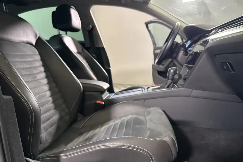 Volkswagen Passat din 2021 cu 52.798 km - oferta VOL233957 - foto 11