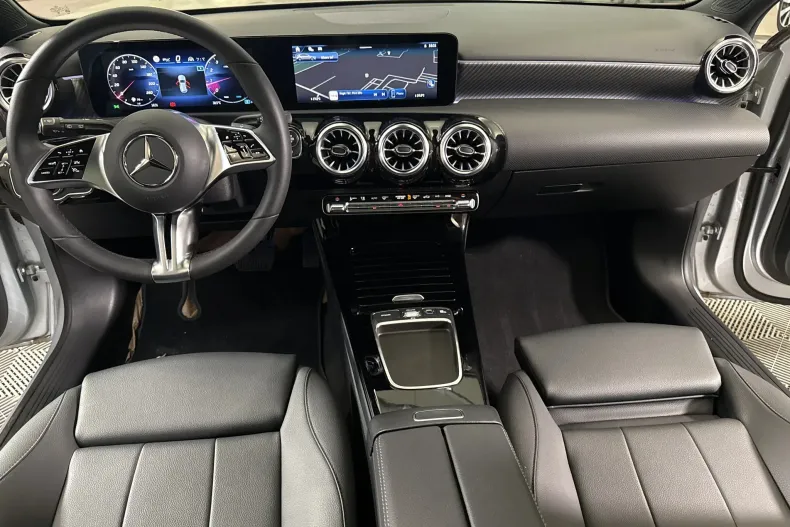 Mercedes-Benz A 180 (Clasa A) din 2025 cu 5.298 km - oferta MER233961 - foto 9