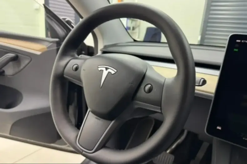 Tesla Model Y din 2023 cu 73.789 km - oferta TES233973 - foto 5