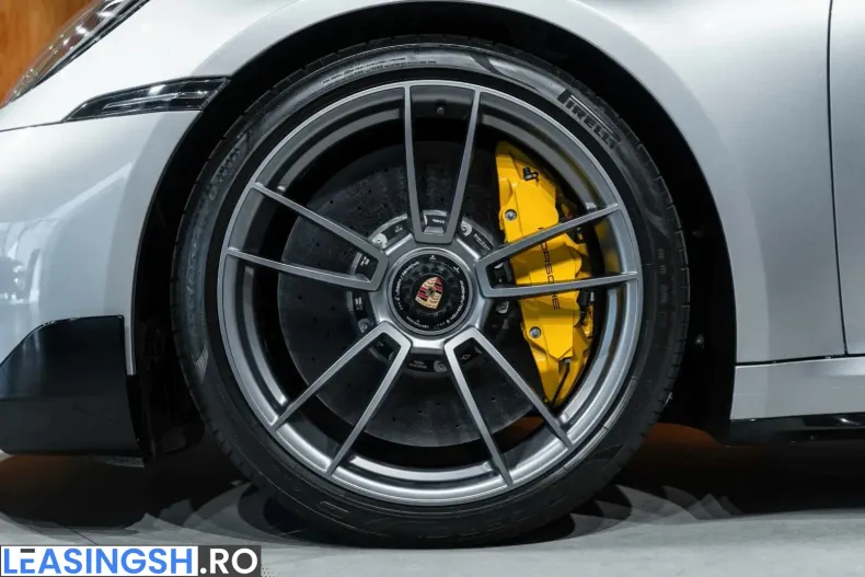 Porsche 911 din 2024 cu 5.600 km - oferta POR233980 - foto 9