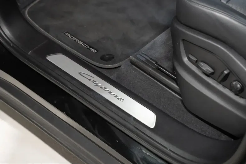 Porsche Cayenne din 2024 cu 21.700 km - oferta POR233983 - foto 36