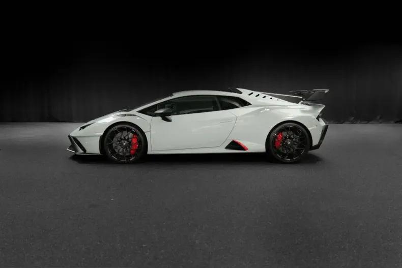 Lamborghini Huracán din 2024 cu 3.200 km - oferta LAM233994 - foto 2