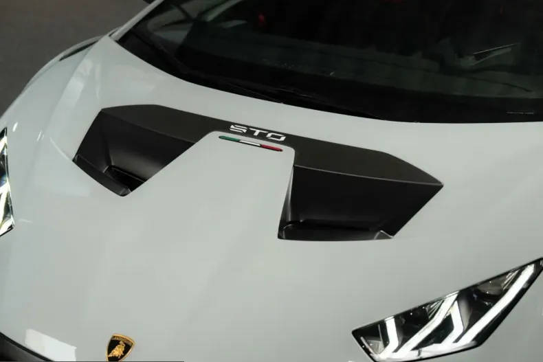 Lamborghini Huracán din 2024 cu 3.200 km - oferta LAM233994 - foto 6