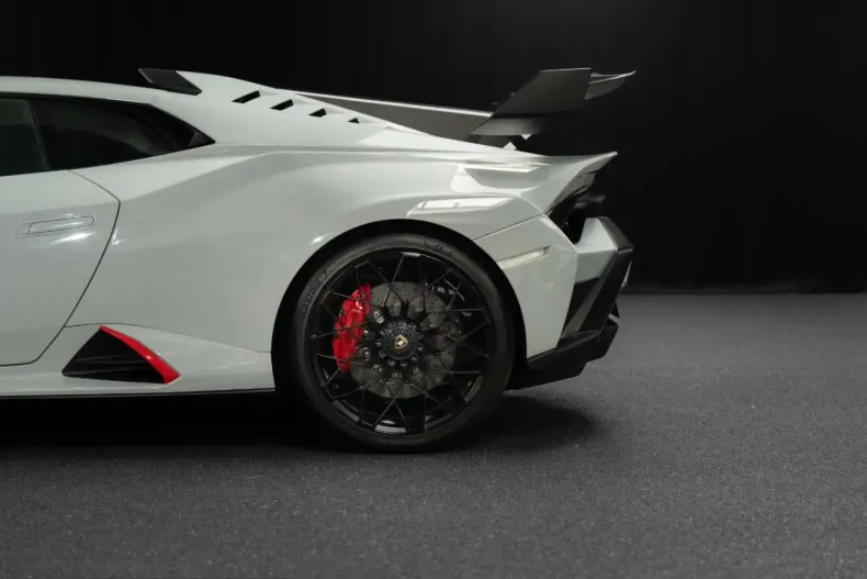 Lamborghini Huracán din 2024 cu 3.200 km - oferta LAM233994 - foto 8