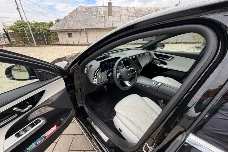 Mercedes-Benz E 300 (Clasa E) din 2025 cu 28.500 km - oferta MER233999 - foto 21