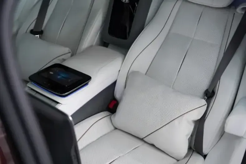 Mercedes-Benz GLS 600 (Clasa GLS) din 2023 cu 23.000 km - oferta MER234002 - foto 9