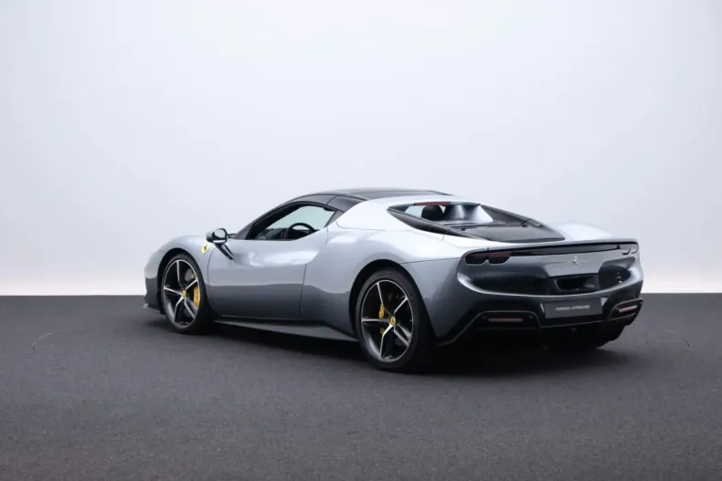 Ferrari 296 GTS din 2023 cu 5.200 km - oferta FER234004 - foto 7