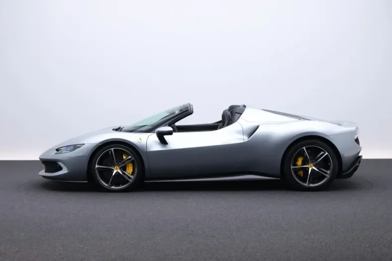 Ferrari 296 GTS din 2023 cu 5.200 km - oferta FER234004 - foto 8
