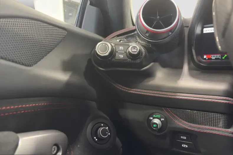 Ferrari F8 din 2022 cu 5.136 km - oferta FER234007 - foto 12