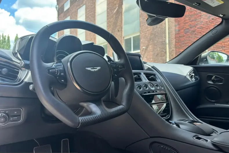 Aston Martin DBS din 2023 cu 2.996 km - oferta AST234011 - foto 7