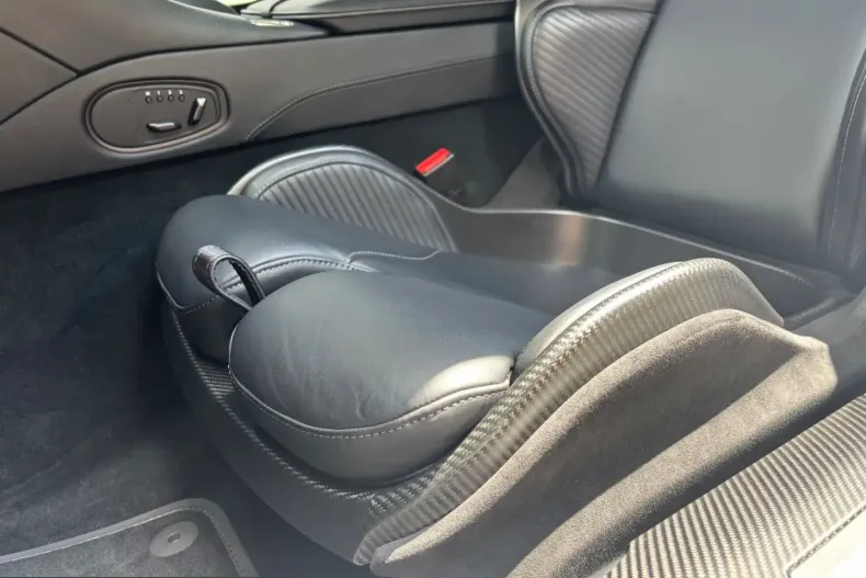 Aston Martin DBS din 2023 cu 2.996 km - oferta AST234011 - foto 14
