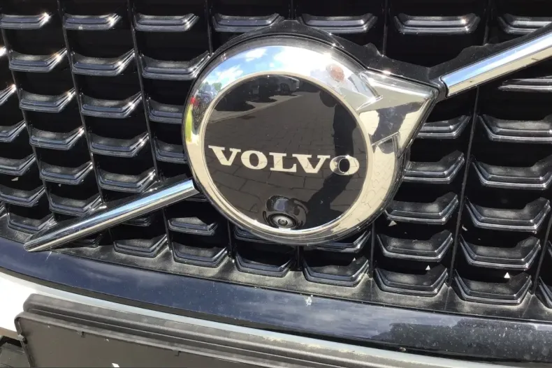 Volvo XC60 din 2025 cu 6.429 km - oferta VOL234022 - foto 4