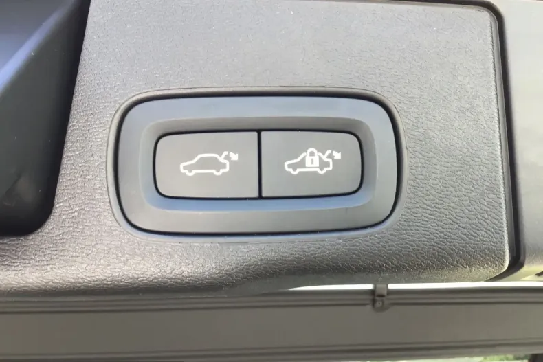 Volvo XC60 din 2025 cu 6.429 km - oferta VOL234022 - foto 10
