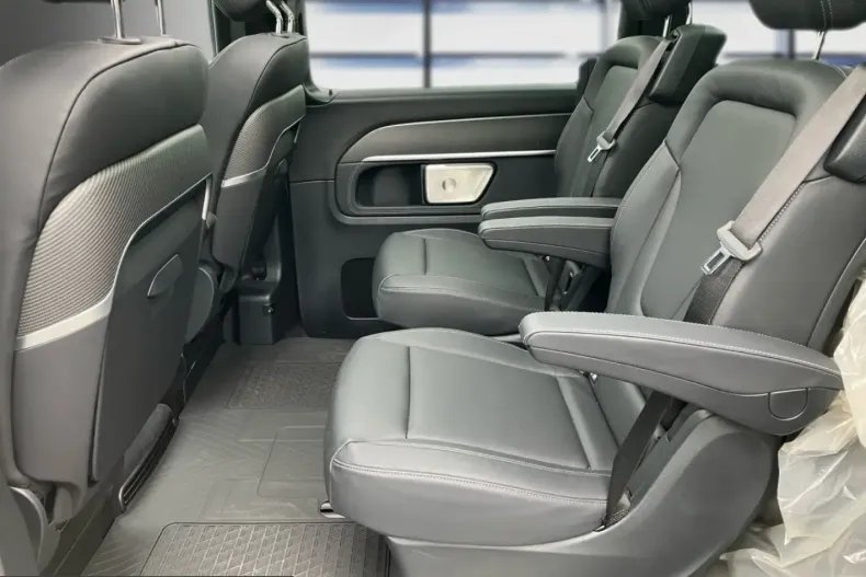 Mercedes-Benz V 300 (Clasa V) din 2025 cu 9.753 km - oferta MER234024 - foto 5