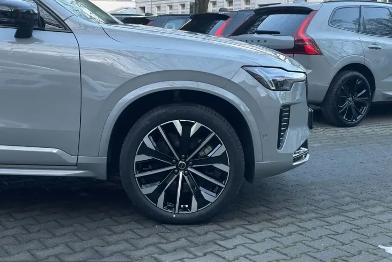 Volvo XC90 din 2025 cu 19.798 km - oferta VOL234035 - foto 2
