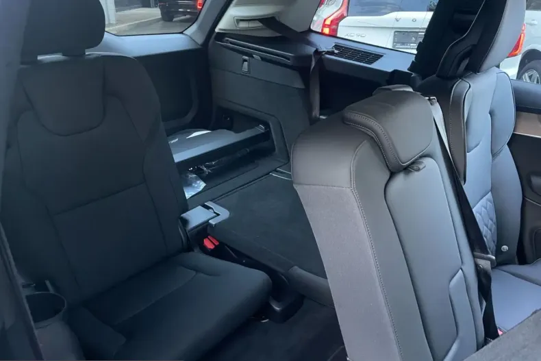 Volvo XC90 din 2025 cu 19.798 km - oferta VOL234035 - foto 14