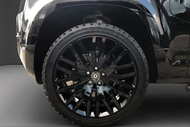 Land Rover Defender din 2024 cu 8.700 km - oferta LAN234055 - foto 9