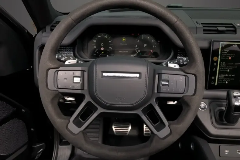 Land Rover Defender din 2024 cu 8.700 km - oferta LAN234055 - foto 16