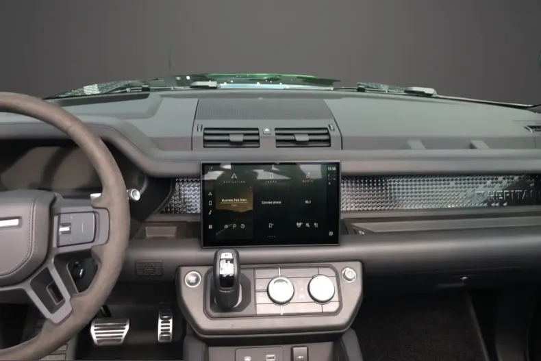 Land Rover Defender din 2024 cu 8.700 km - oferta LAN234055 - foto 18