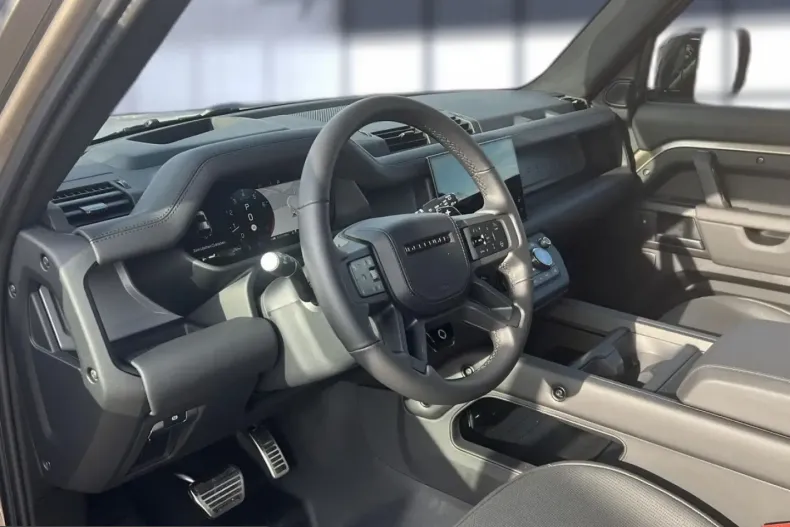 Land Rover Defender din 2025 cu 2.500 km - oferta LAN234063 - foto 9