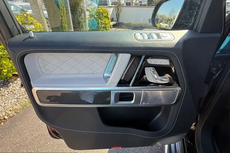Mercedes-Benz G 63 AMG (Clasa G) din 2023 cu 48.800 km - oferta MER234068 - foto 30