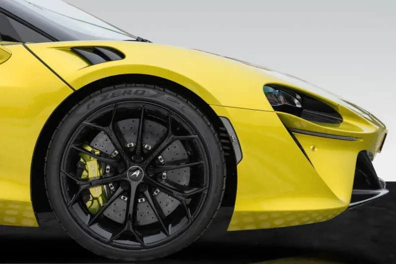 McLaren Artura din 2024 cu 7.500 km - oferta MCL234071 - foto 8