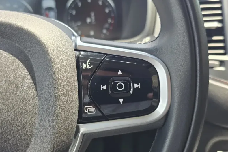 Volvo XC90 din 2021 cu 58.072 km - oferta VOL234073 - foto 11
