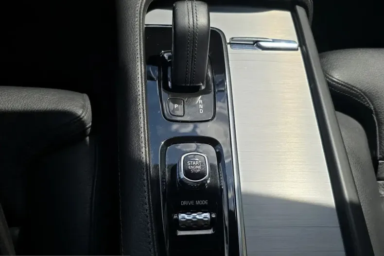 Volvo XC90 din 2021 cu 58.072 km - oferta VOL234073 - foto 13