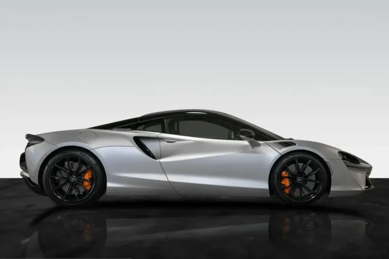 McLaren Artura din 2024 cu 5.650 km - oferta MCL234074 - foto 3