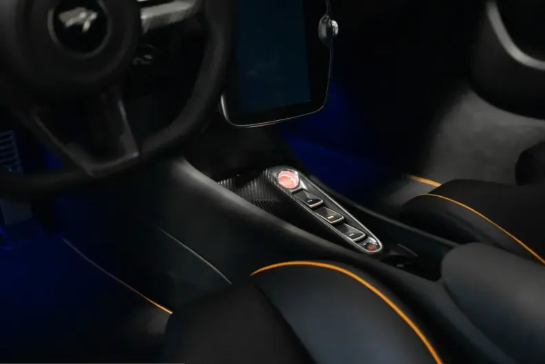McLaren Artura din 2024 cu 5.650 km - oferta MCL234074 - foto 34