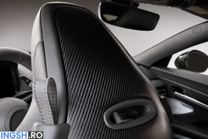 Aston Martin DB12 din 2026 cu 51 km - oferta AST234085 - foto 6