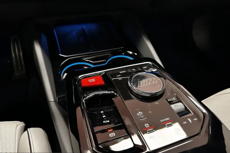 BMW M5 (Seria 5) din 2025 cu 7.482 km - oferta BMW234111 - foto 26