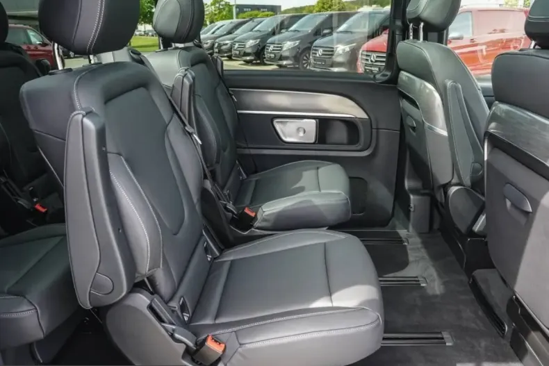 Mercedes-Benz V 300 (Clasa V) din 2025 cu 17.750 km - oferta MER234112 - foto 9