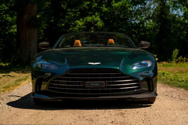 Aston Martin V12 Vantage din 2023 cu 2.931 km - oferta AST234123 - foto 2